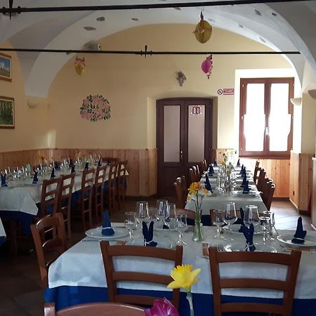 Trattoria Bar Pace Hotel Re Ngoại thất bức ảnh