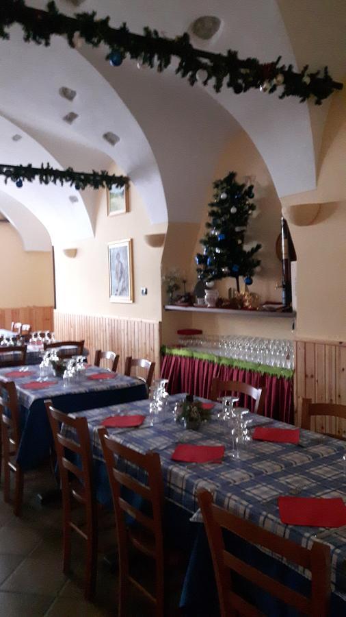 Trattoria Bar Pace Hotel Re Ngoại thất bức ảnh