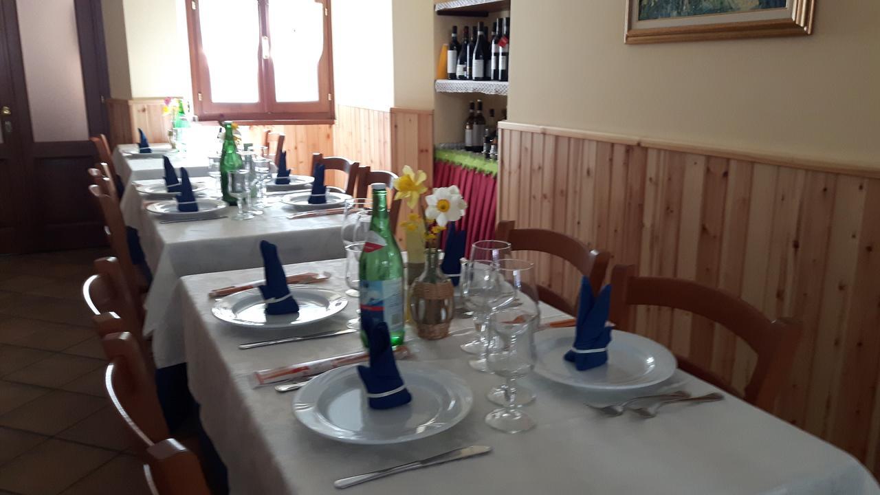 Trattoria Bar Pace Hotel Re Ngoại thất bức ảnh