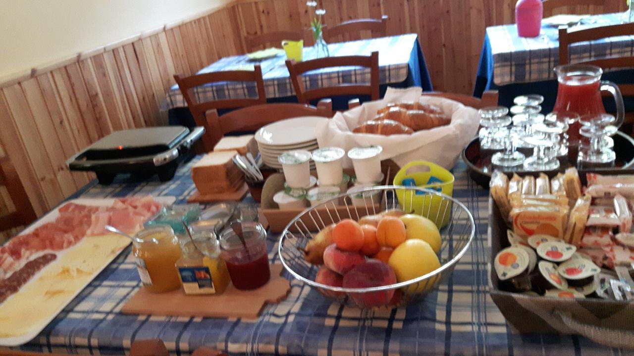 Trattoria Bar Pace Hotel Re Ngoại thất bức ảnh